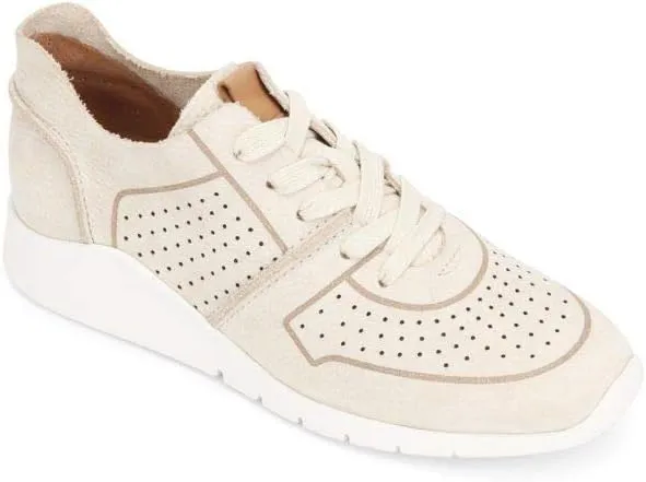 Gentle Souls by Kenneth Cole Women's Raina Lite Jogger Sneaker