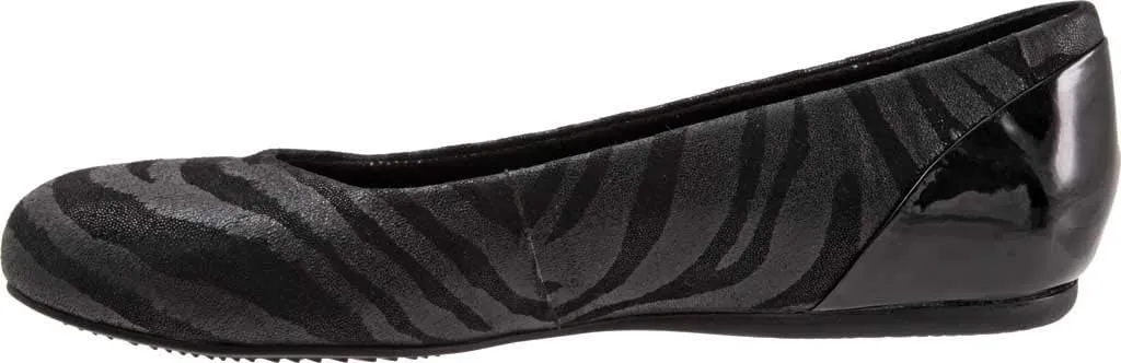 SoftWalk Women's Sonoma Ballet Flat