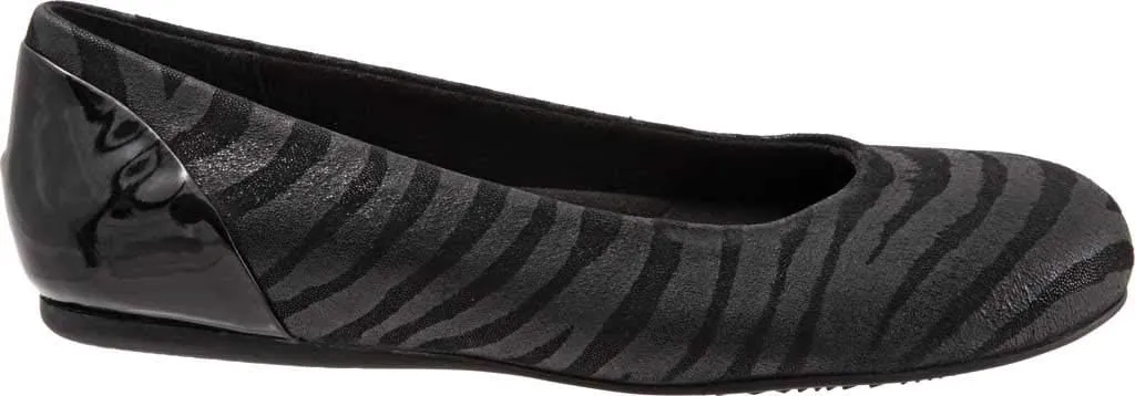 SoftWalk Women's Sonoma Ballet Flat