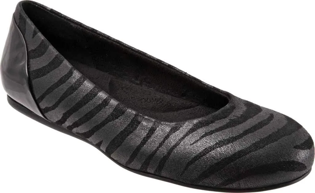 SoftWalk Women's Sonoma Ballet Flat
