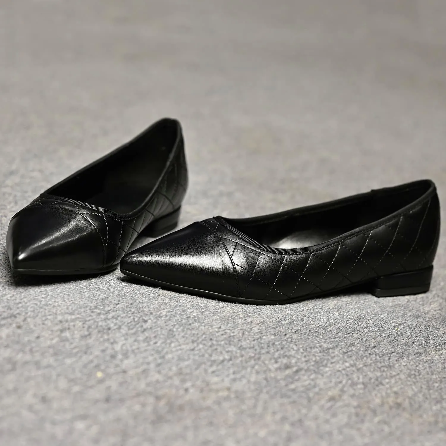 Women Comfy Cap Toe Flats Slip on Pointed toe Flat Shoes Two Tone Flat Heel Dress Shoes Casual Pointy Toe Ballet Flats Colorblock Classic Office Elegant Driver Flats 4-11 M US