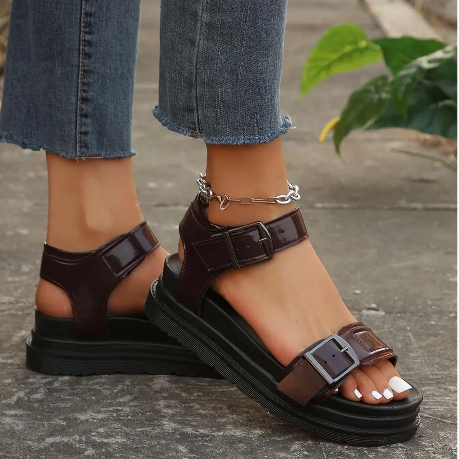 Women Platform Flat Sandals Summer Comfy Arch Support Thick Sole Sandal Vacation Walking Open Toe Shoes 2025 Trendy