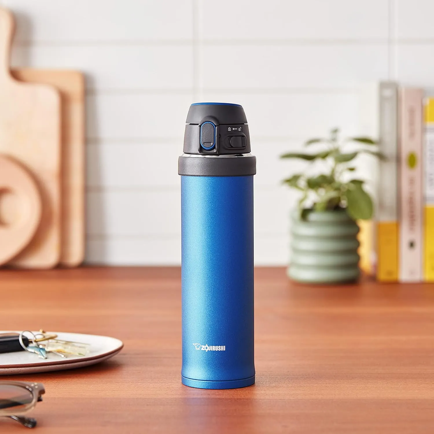 Zojirushi SM-QHE48AK, Flip-and-Go Stainless Mug, 16-Ounce, Cobalt Blue